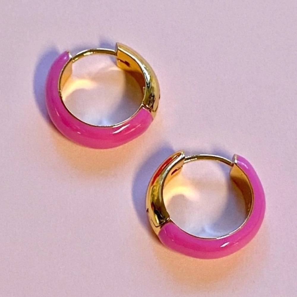Kate Spade Candy Drops Enamel Huggie Hoop Earrings in magenta pink - Picture 9 of 11